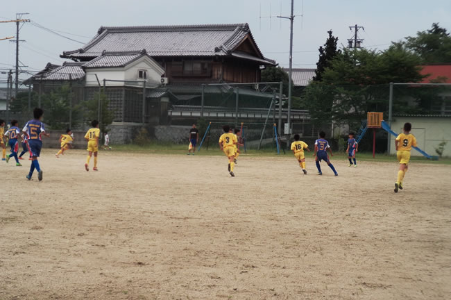 ③ グループリーグ初戦 対YF NARATESORO(奈良県)は0-6の完敗